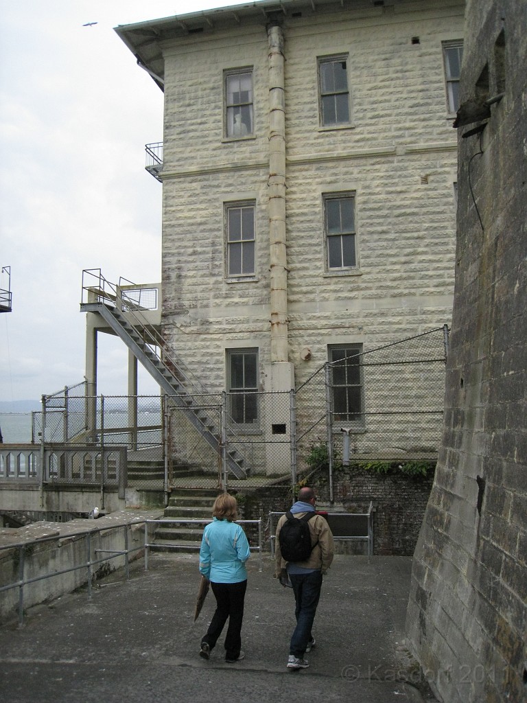 2011 Bay 2 Breakers Saturday 0855.JPG - I was able to participate in the 2011, 100th anniversary of the San Francisco Bay to Breakers 12K race. A great weekend for sight seeing and racing.